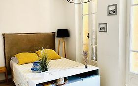 Grand Studio Au Pied Du Panier